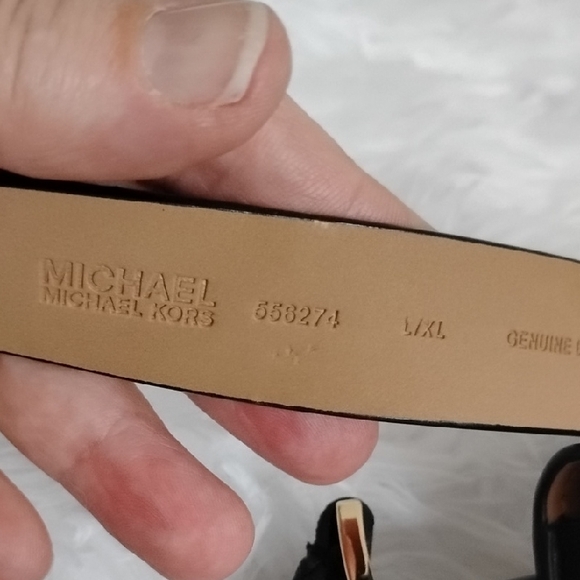 Michael Kors Leather Black Traveler Minimalist Waist Belt Wallet and Coin Pouch - Picture 10 of 15